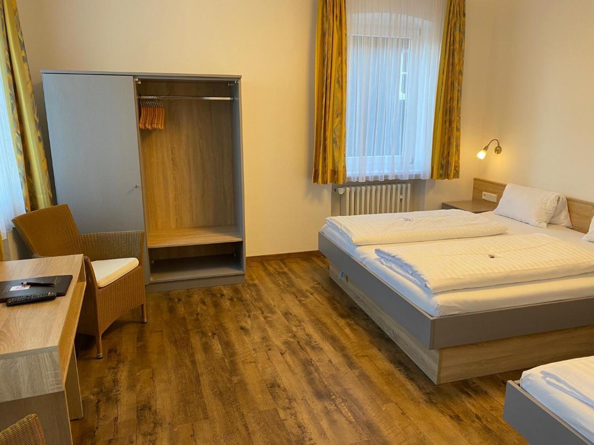 Hotel Gasthof Zum Storch Шлюссельфельд Екстер'єр фото