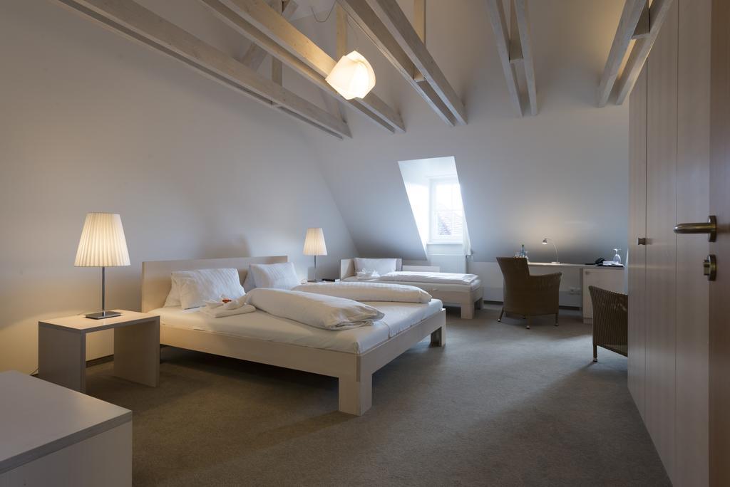 Hotel Gasthof Zum Storch Шлюссельфельд Екстер'єр фото